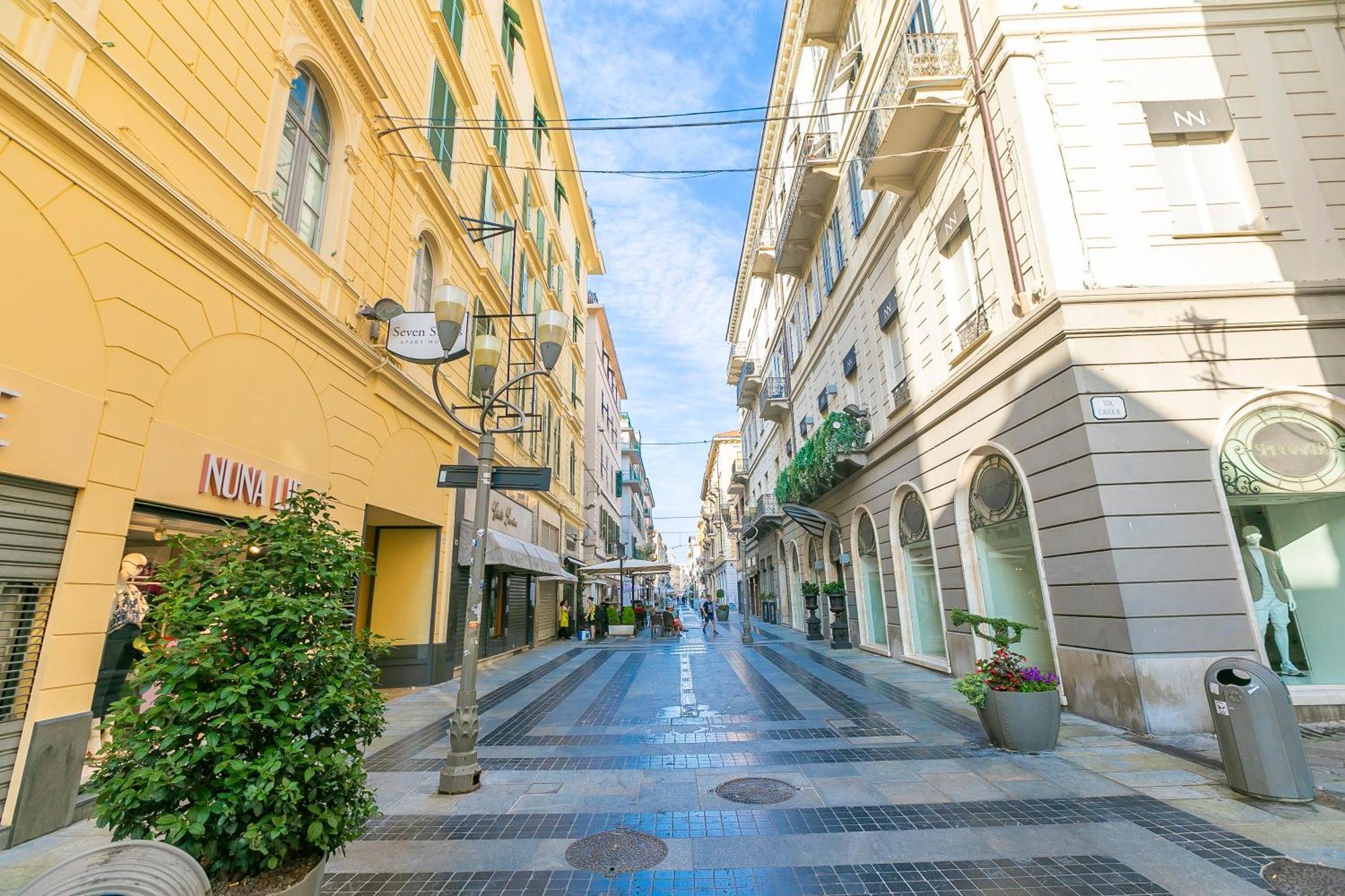 Seven Suites Apartments - Via Matteotti 178 Sanremo Exteriör bild