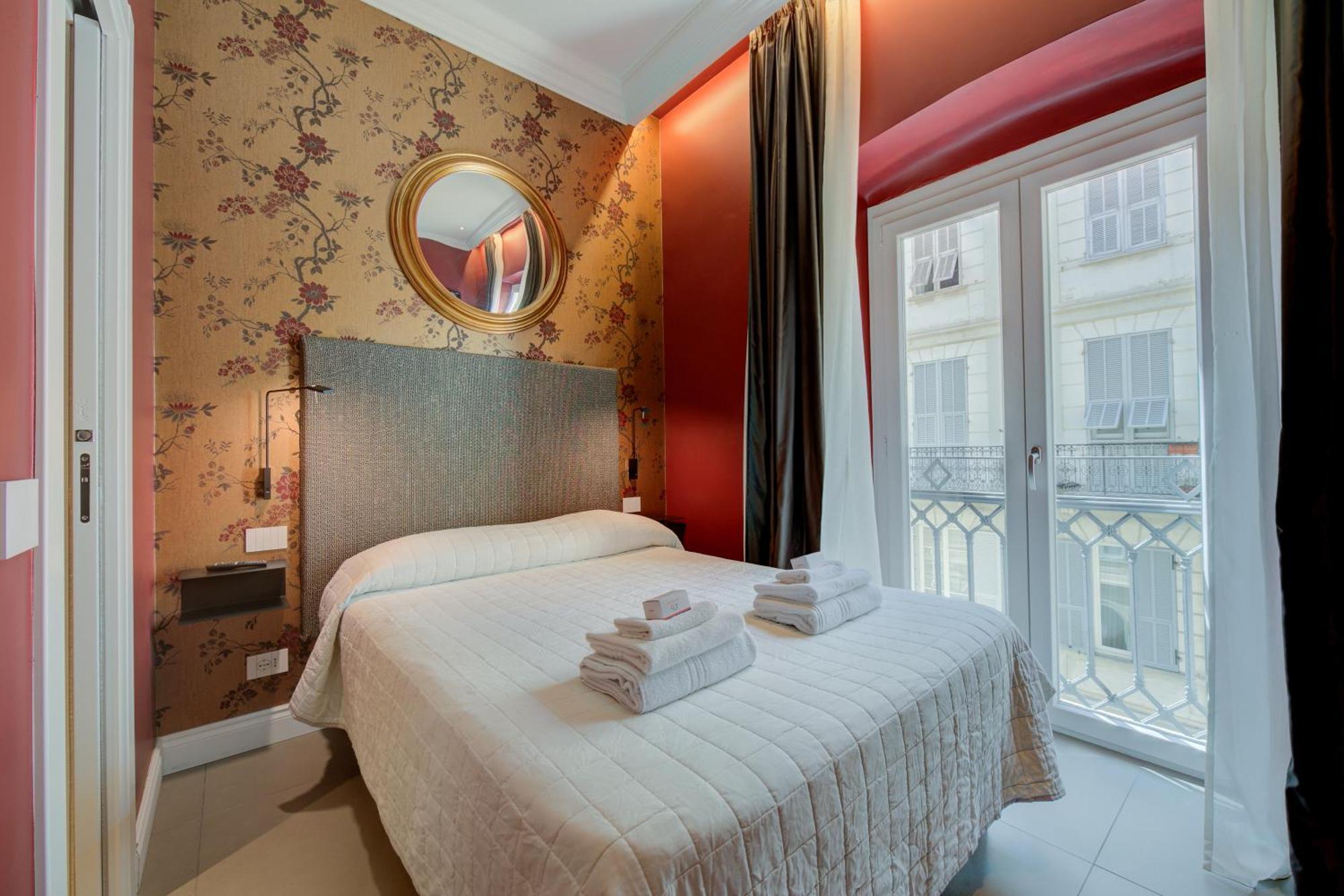 Seven Suites Apartments - Via Matteotti 178 Sanremo Exteriör bild